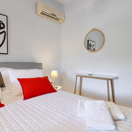 Amazing 2 Bedroom Apartment Overlooking The Marina Of Vourkárion エクステリア 写真