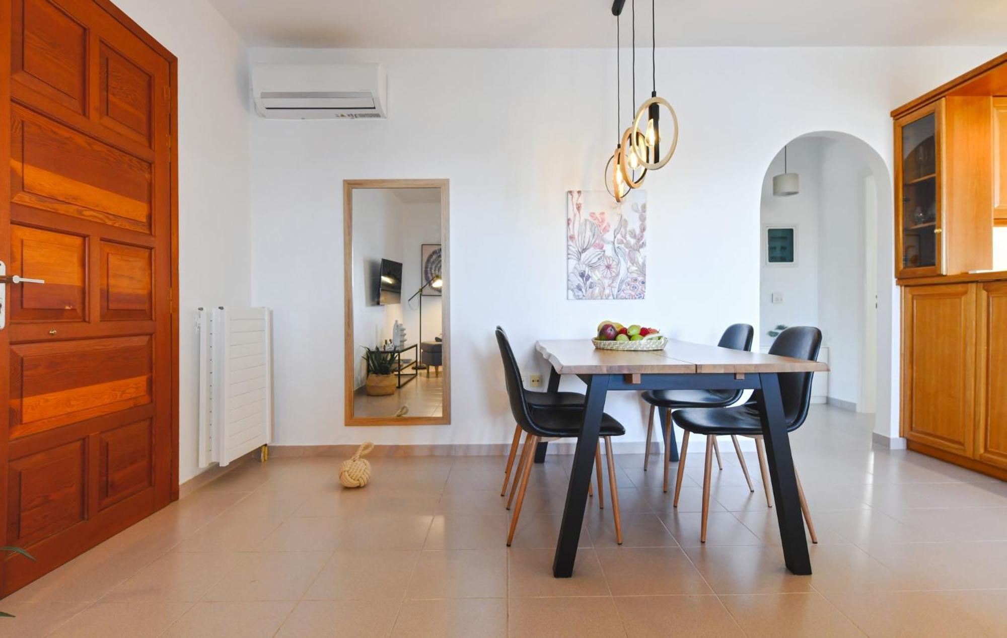 Amazing 2 Bedroom Apartment Overlooking The Marina Of Vourkárion エクステリア 写真