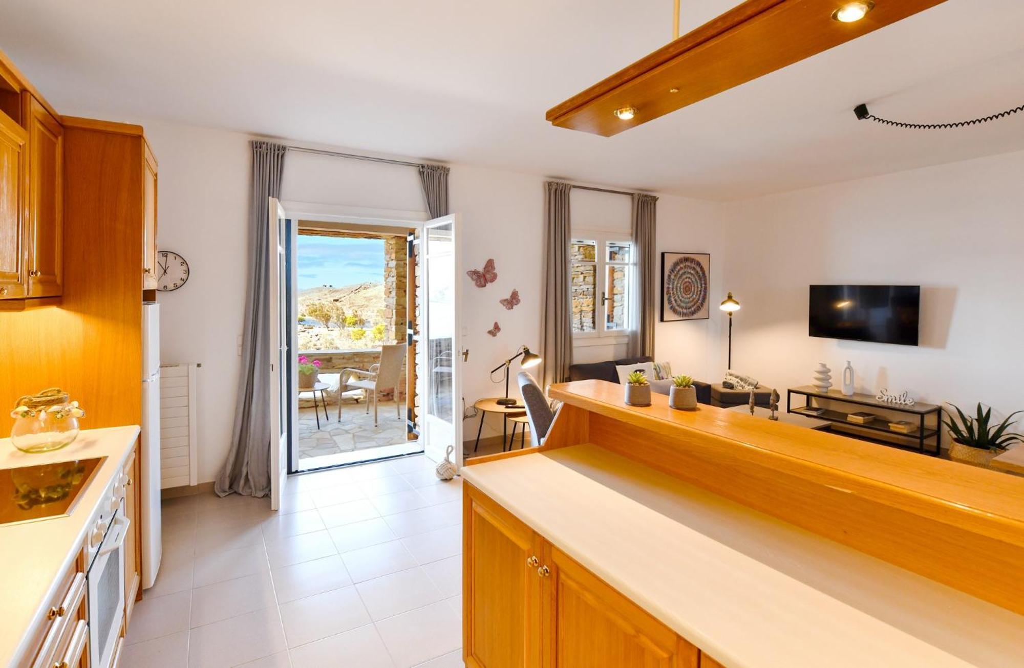 Amazing 2 Bedroom Apartment Overlooking The Marina Of Vourkárion エクステリア 写真