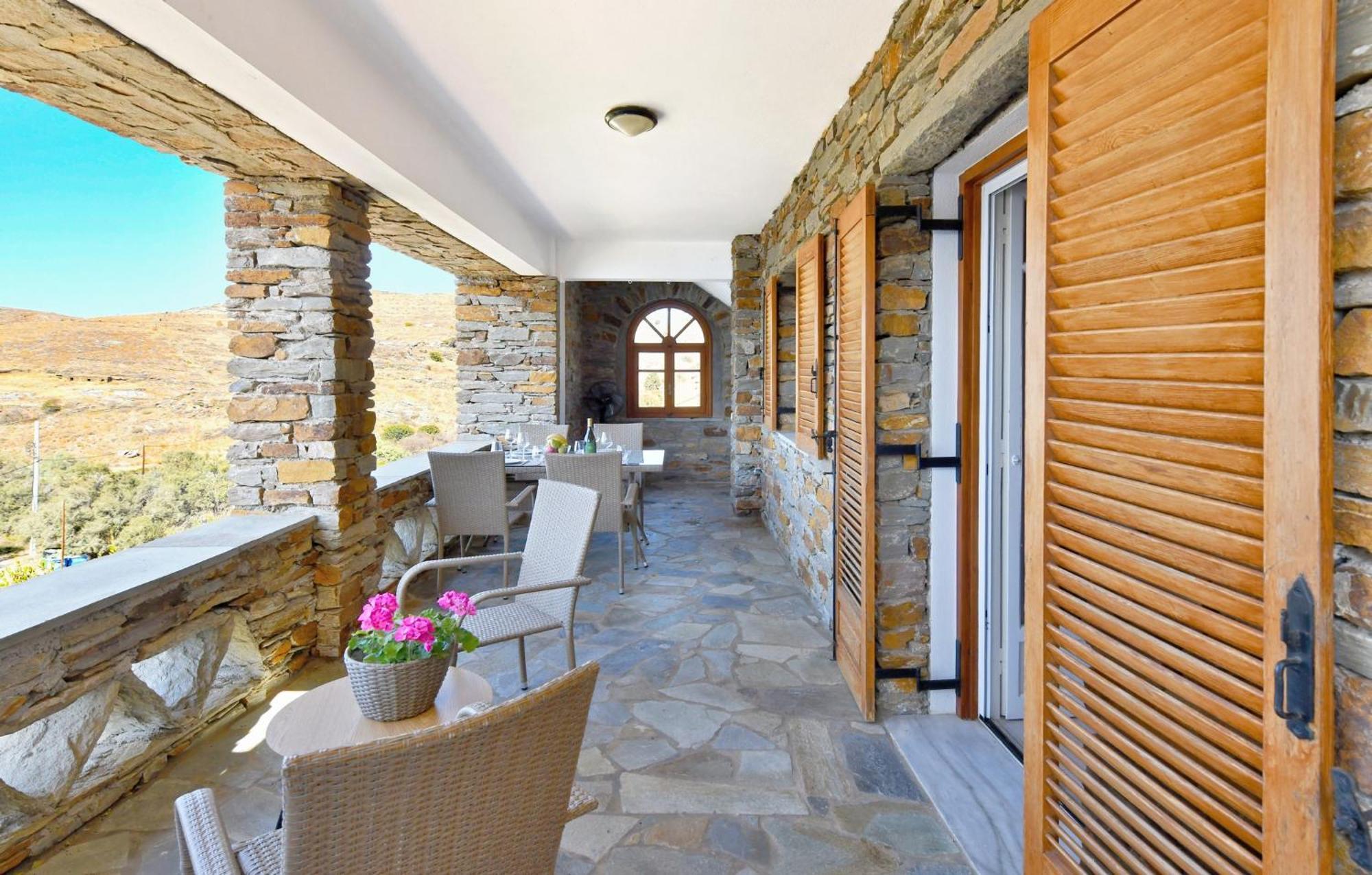 Amazing 2 Bedroom Apartment Overlooking The Marina Of Vourkárion エクステリア 写真