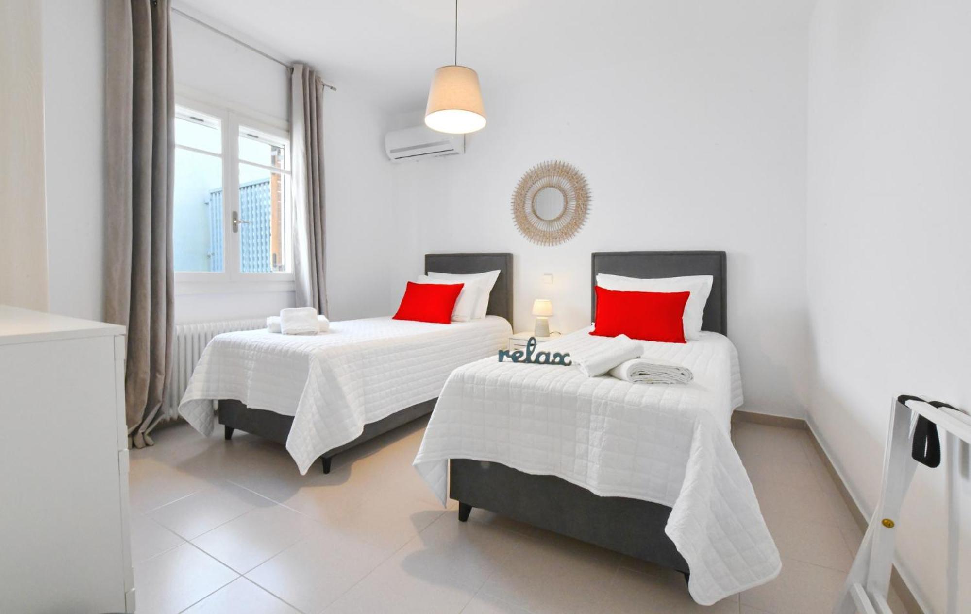 Amazing 2 Bedroom Apartment Overlooking The Marina Of Vourkárion エクステリア 写真